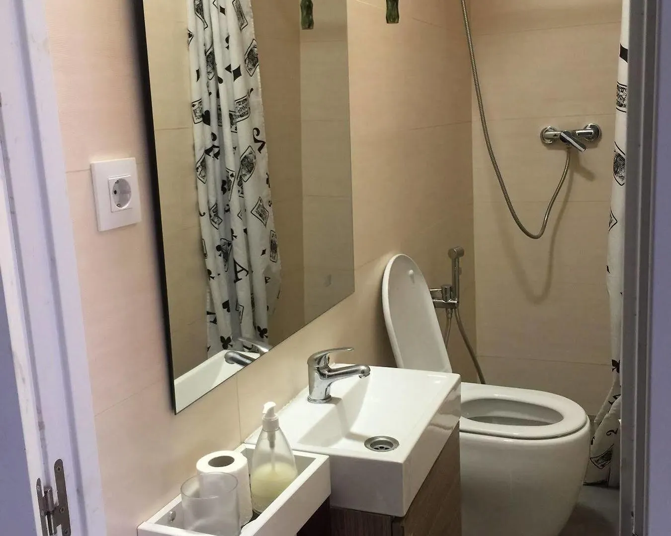 休闲巴塞罗那-青年旅馆及咖啡酒吧酒店 0*, 巴塞罗那 西班牙